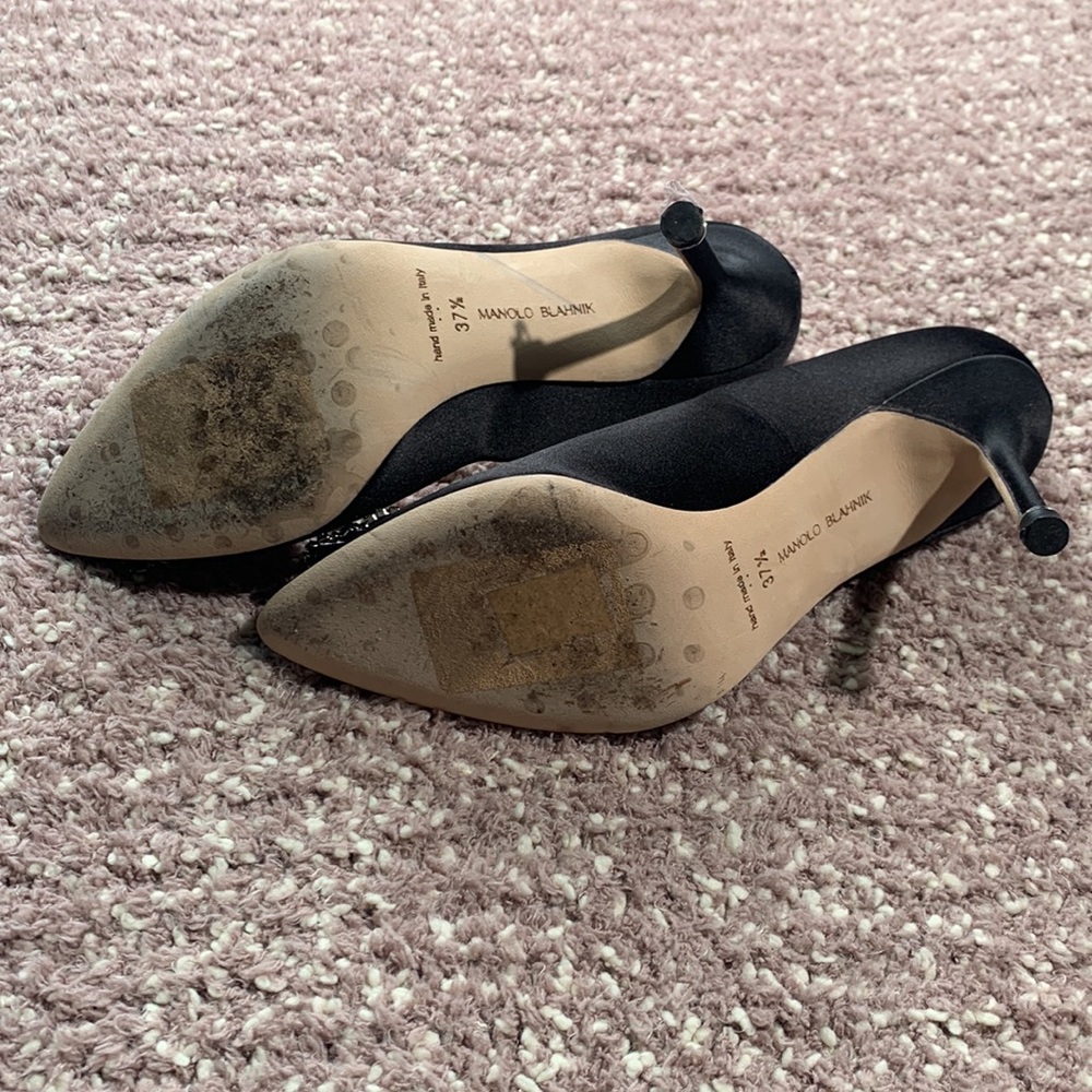 MANOLO BLAHNIK
Hangisi 70mm Pump - Picture 15 of 15